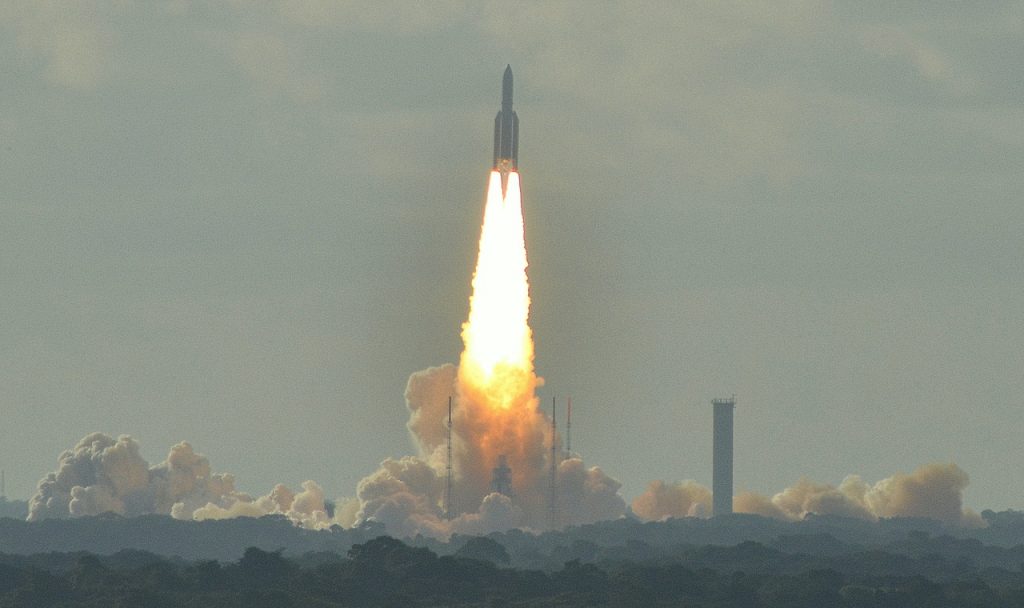ariane_5_lifting_off_from_the_guiana_space_centre_in_kourou_french_guiana